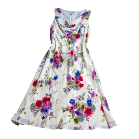 Ann Taylor Dresses & Skirts - NwoT! Ann Taylor loft Floral silk dress size 6 petite